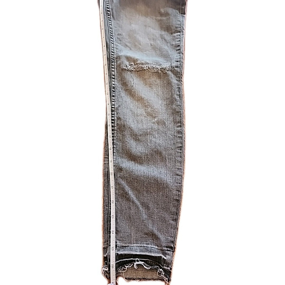 Zara Women's Relaxed Fit Jeans, Frayed, Size 10 Grey Wash A1 - Picture 5 of 5